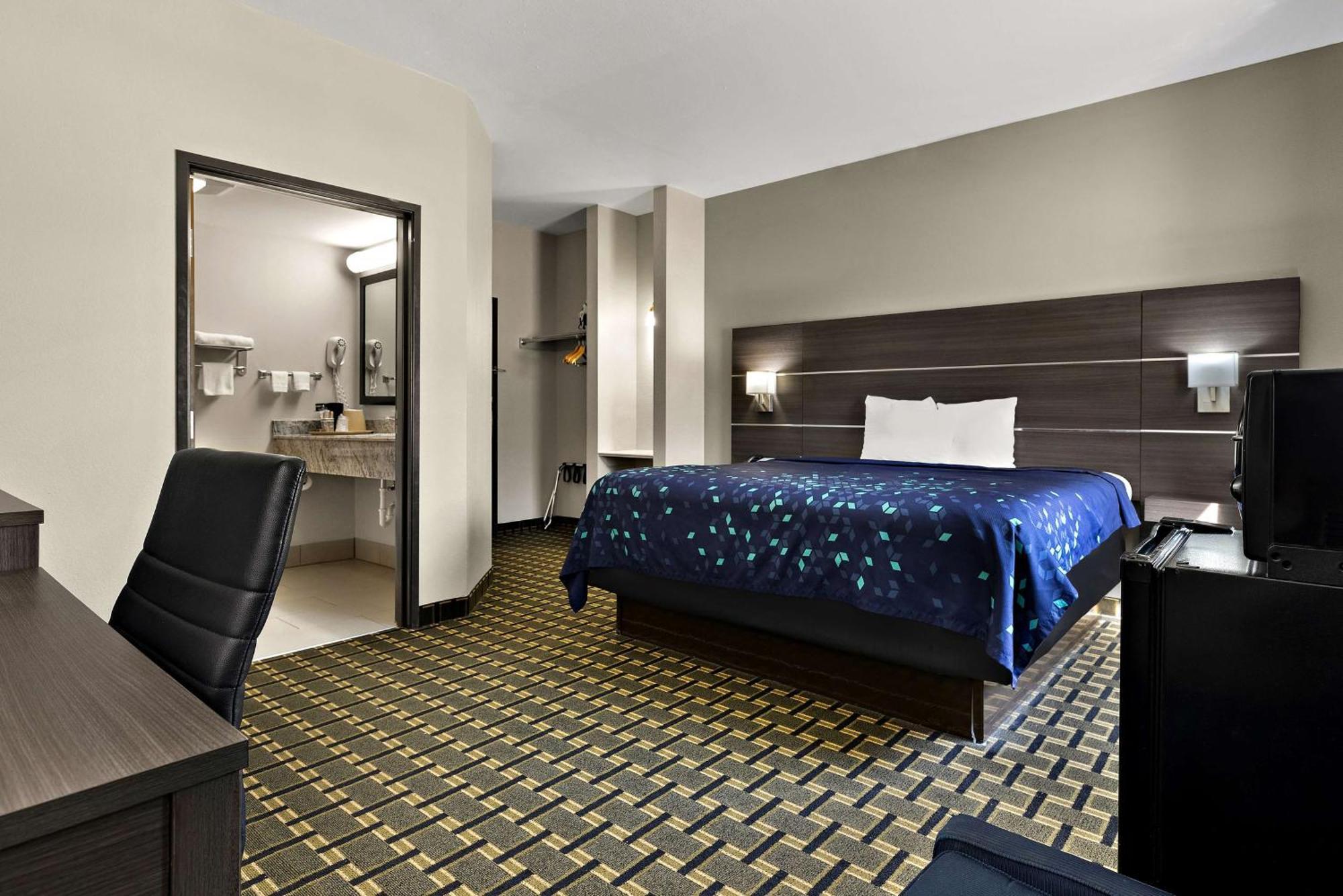 Surestay Plus Hotel By Best Western Tulsa East Екстериор снимка